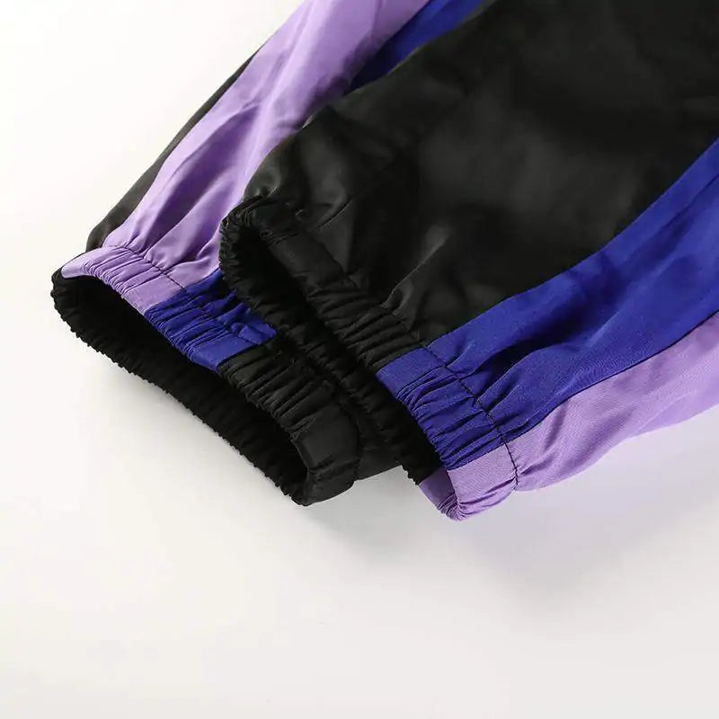 Gestreifte Sport-Jogginghose mit hoher Taille