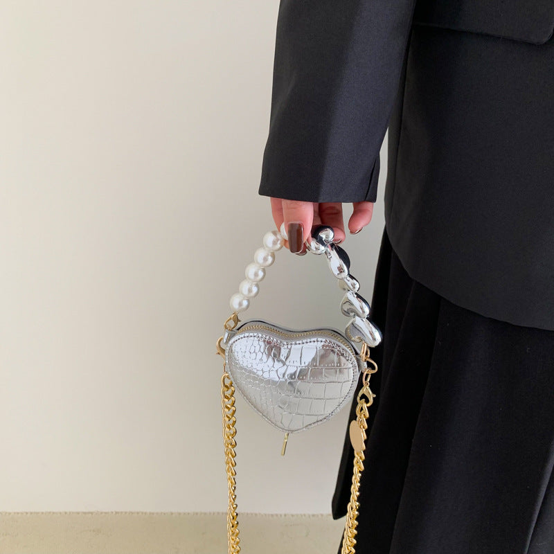 Mini-Handtasche mit Perlen in Liebesform, modische, süße Lippenstift-Tasche mit Kette für Damen in leuchtenden Bonbonfarben, Schulter-Umhängetasche